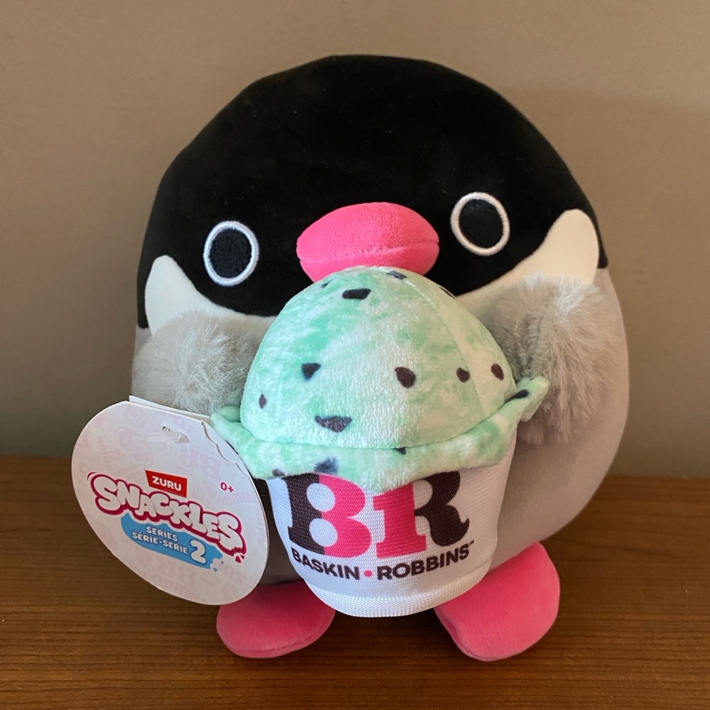 Snackles Series 2 Penguin & Baskin Robbin  8" NWT